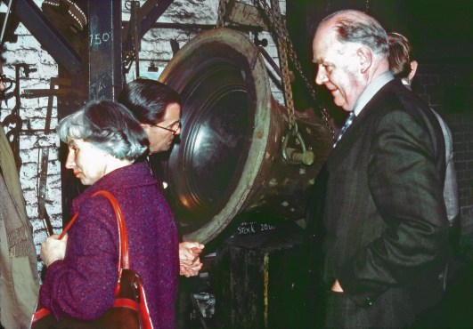 2404345074_1487f899a5_b